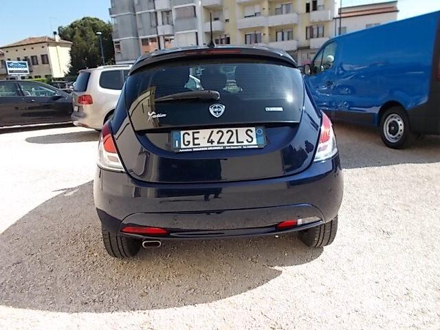 Lancia Ypsilon 1.0 FireFly 5 porte S&S Hybrid Ecochic Gold