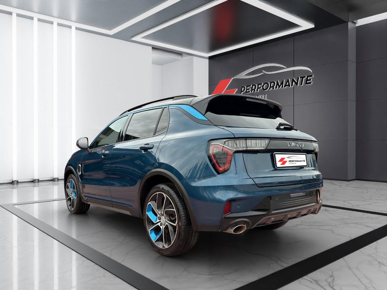 Lynk & Co 01 1.5 td phev auto