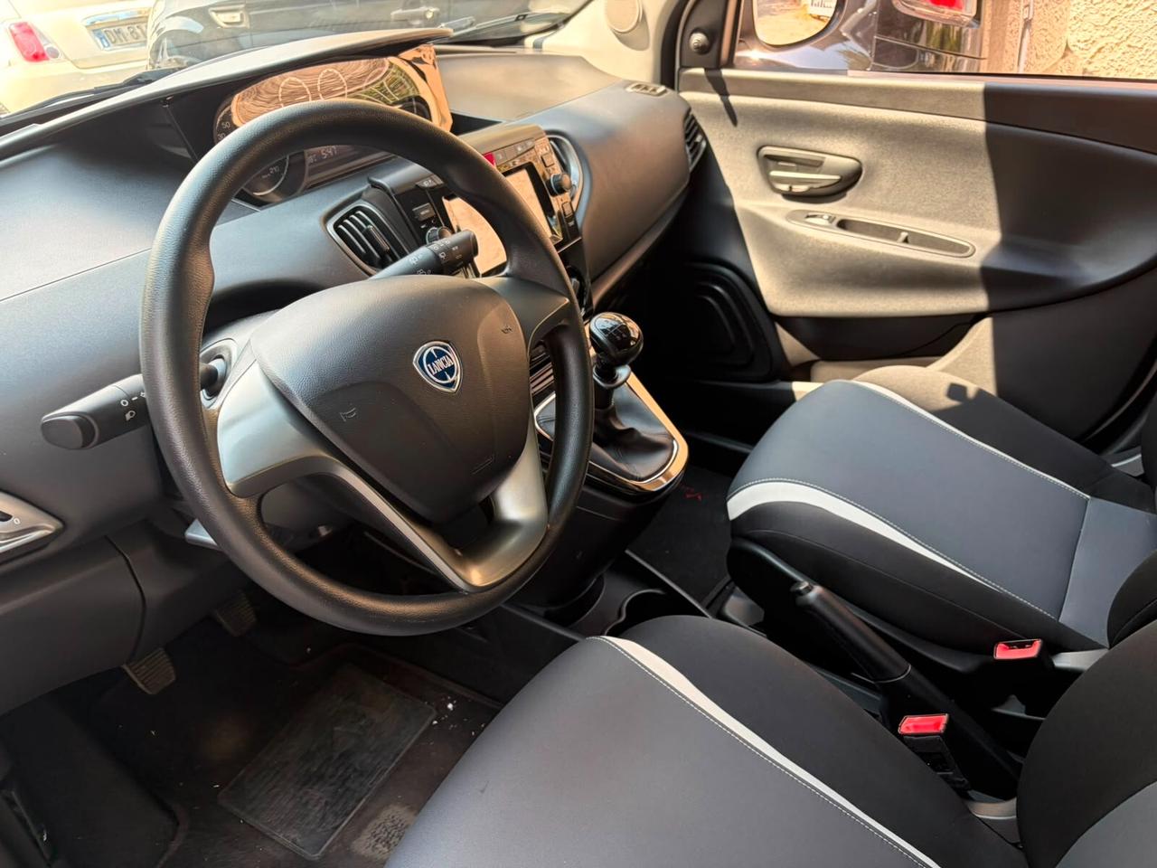 Lancia Ypsilon 1.2 69 CV 5 porte Elefantino*EURO6*NEOPATENTATI