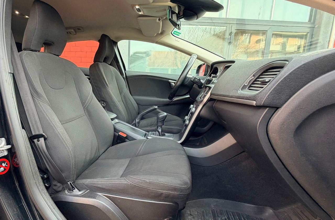 Volvo V40 D2 Momentum Neopatentati