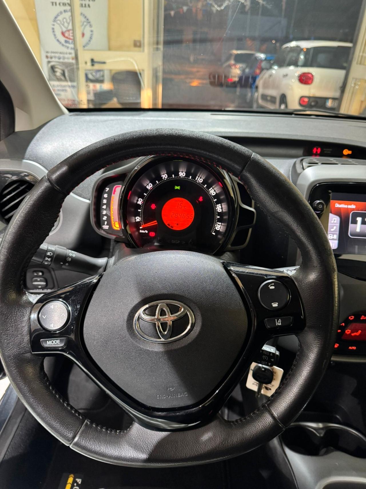 Toyota Aygo 1.0 VVT-i 72 CV 5 porte x-cite (motore con 80.000km con fattura)