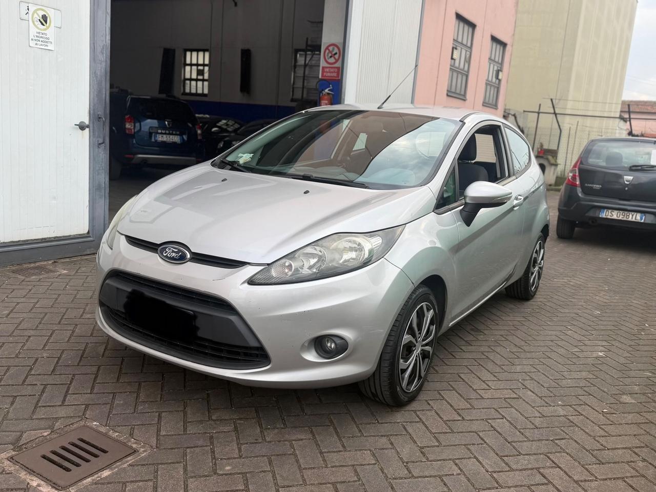 FORD FIESTA 1.2 BENZINA – EURO 5 – OK NEOPATENTATI – IDEALE PRIMA AUTO