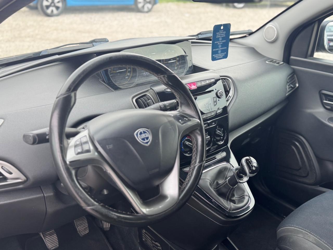 Lancia Ypsilon 1.2 69 CV 5 porte GPL Ecochic S Momodesign