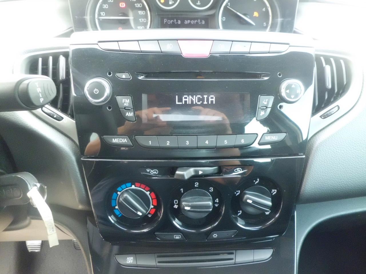 Lancia Ypsilon 1.3 MJT 16V 95 CV 5 porte S&S Platinum DISPONIBILITA' 2 PEZZI COLORE NERO