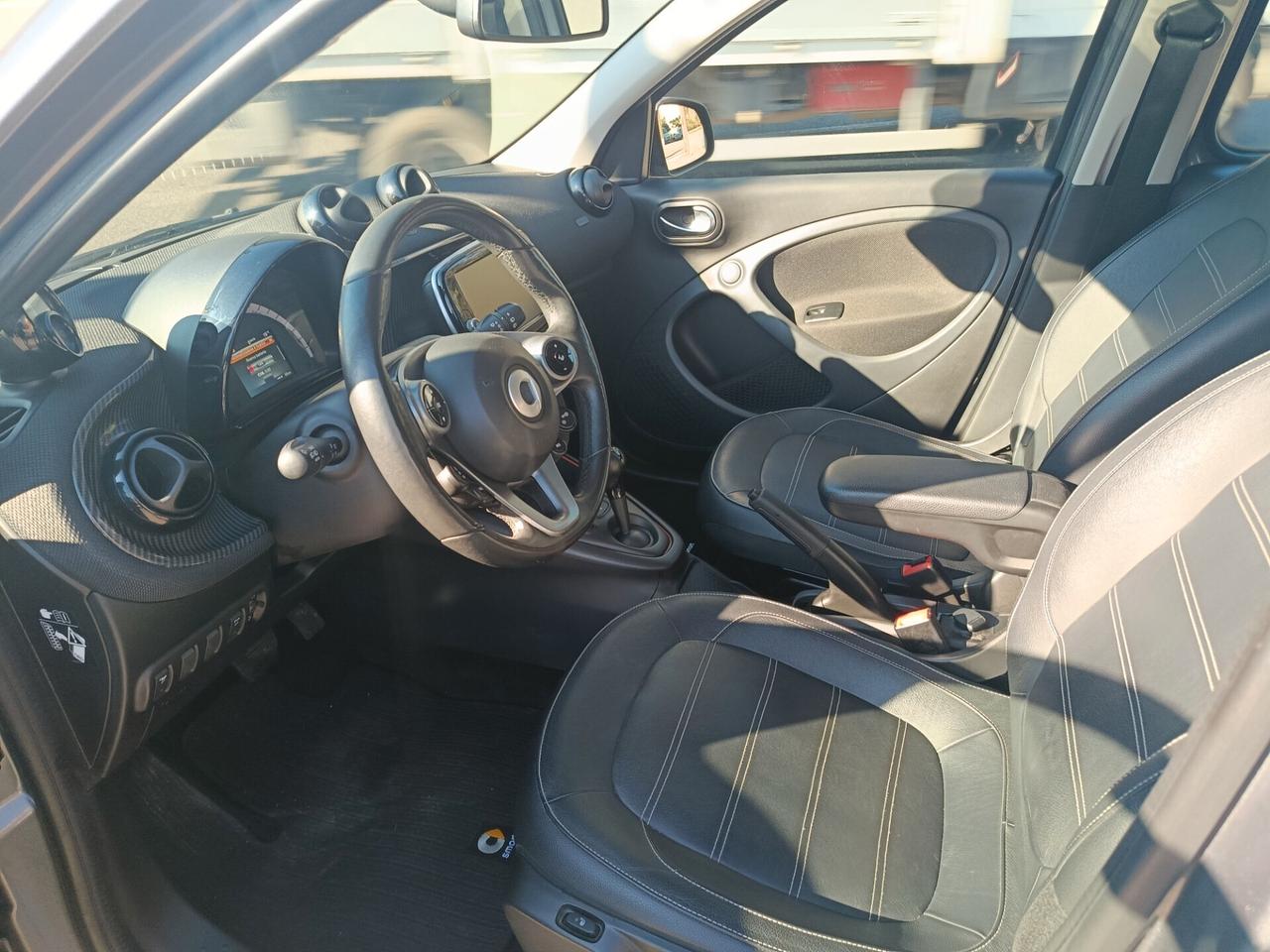 Smart ForFour EQ Pulse