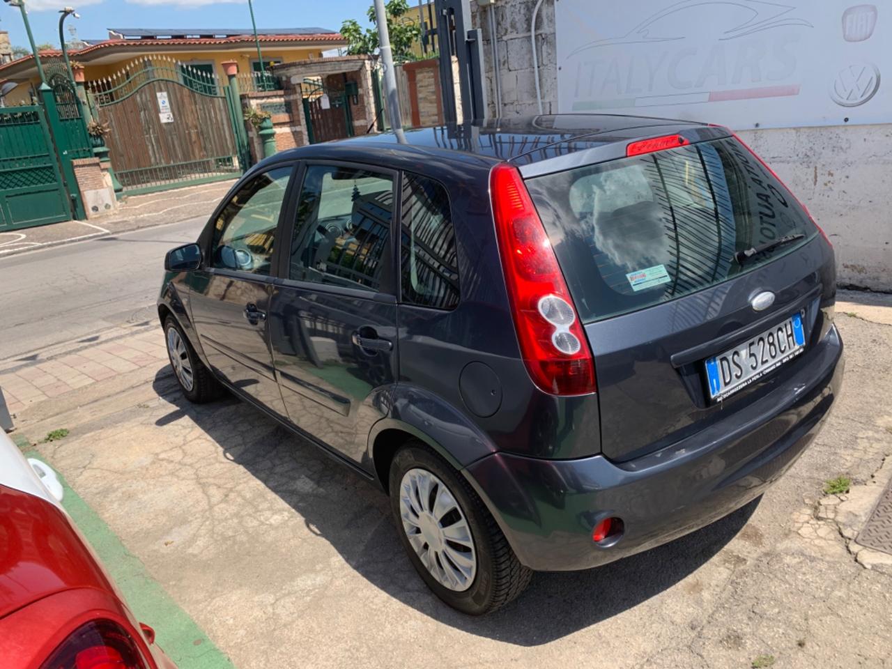 Ford Fiesta 1.4 16V 5p. Ghia