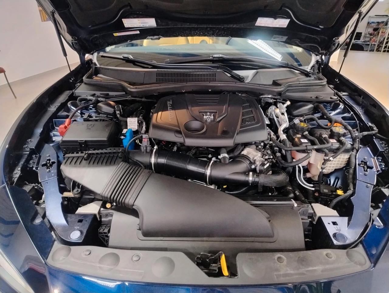 Maserati Ghibli L4 330 CV MHEV Granlusso