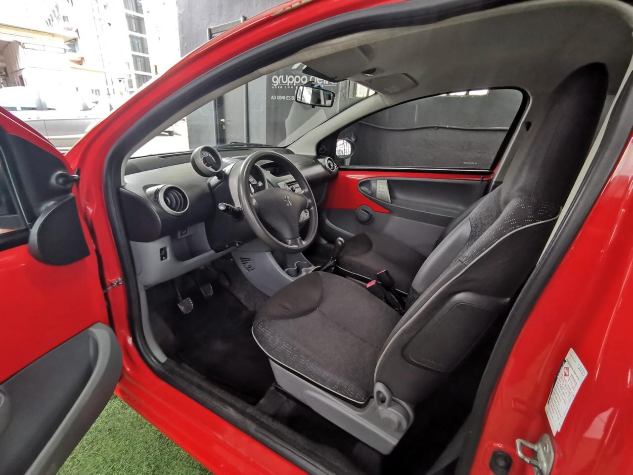 Peugeot 107 1.0 Plaisir NEOPATENTATI GARANZIA 12 MESI