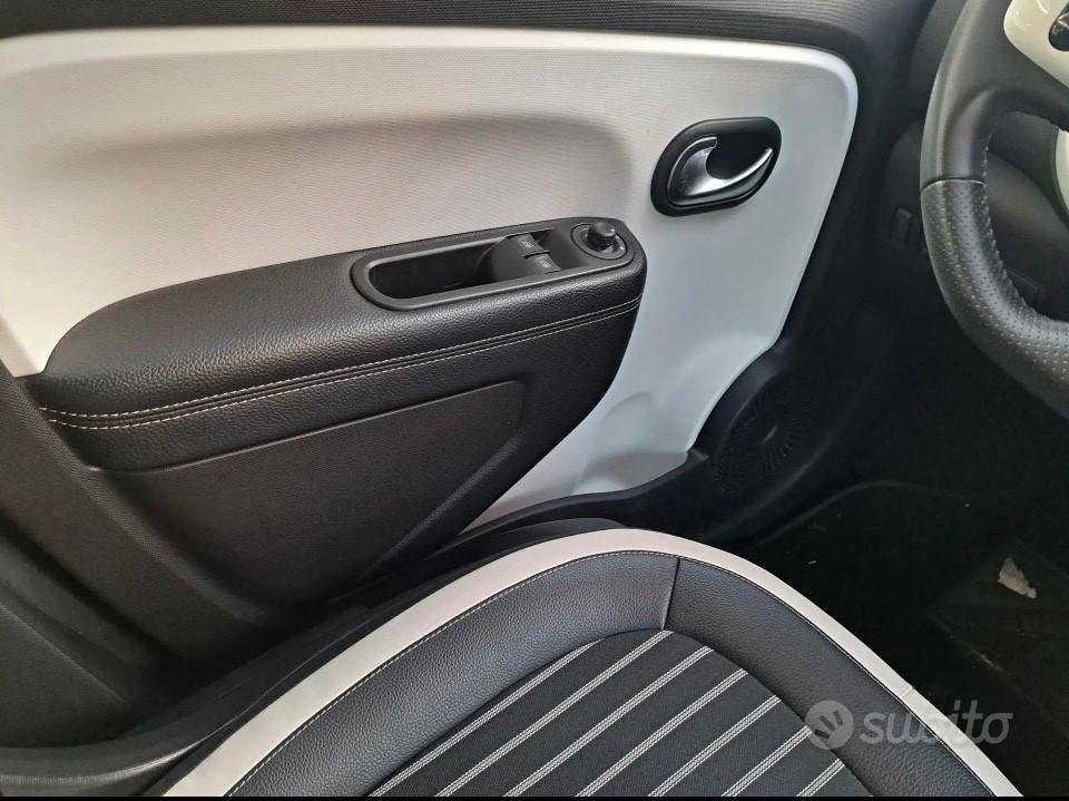 Renault Twingo Electric Urban Night