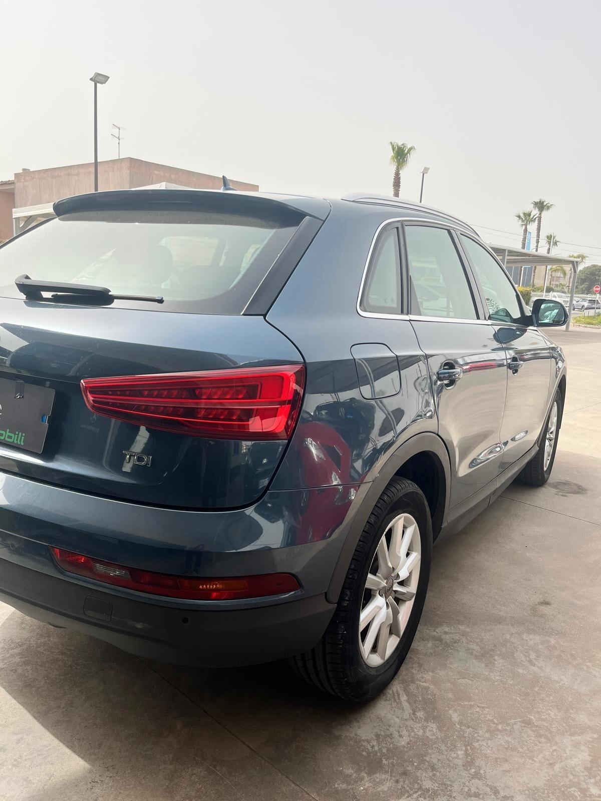 Audi Q3 2.0 TDI 150 CV Business