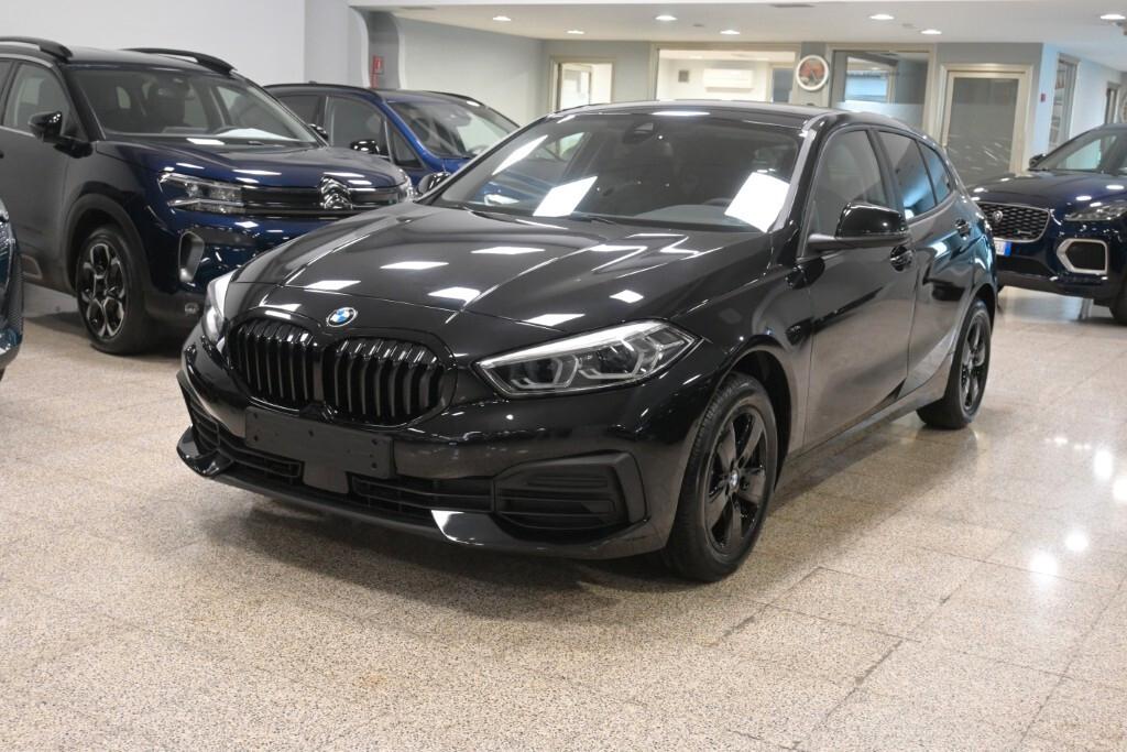 BMW 116D 115CV 6M. BUSINESS ADVANTAGE ( FARI LED - BMW DIGITAL COCKPIT - CRUISE - NAVI - MIRROR - PARK ASSISTANT - TELECAMERA POST. )