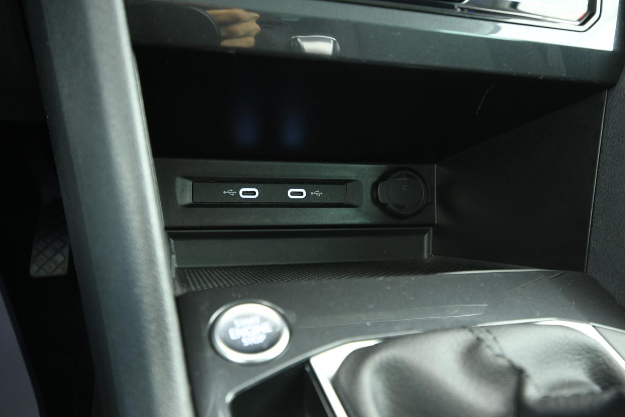 VOLKSWAGEN Tiguan 1.5 tsi Elegance 150cv dsg CAMERA+ACC+APP CONNECT