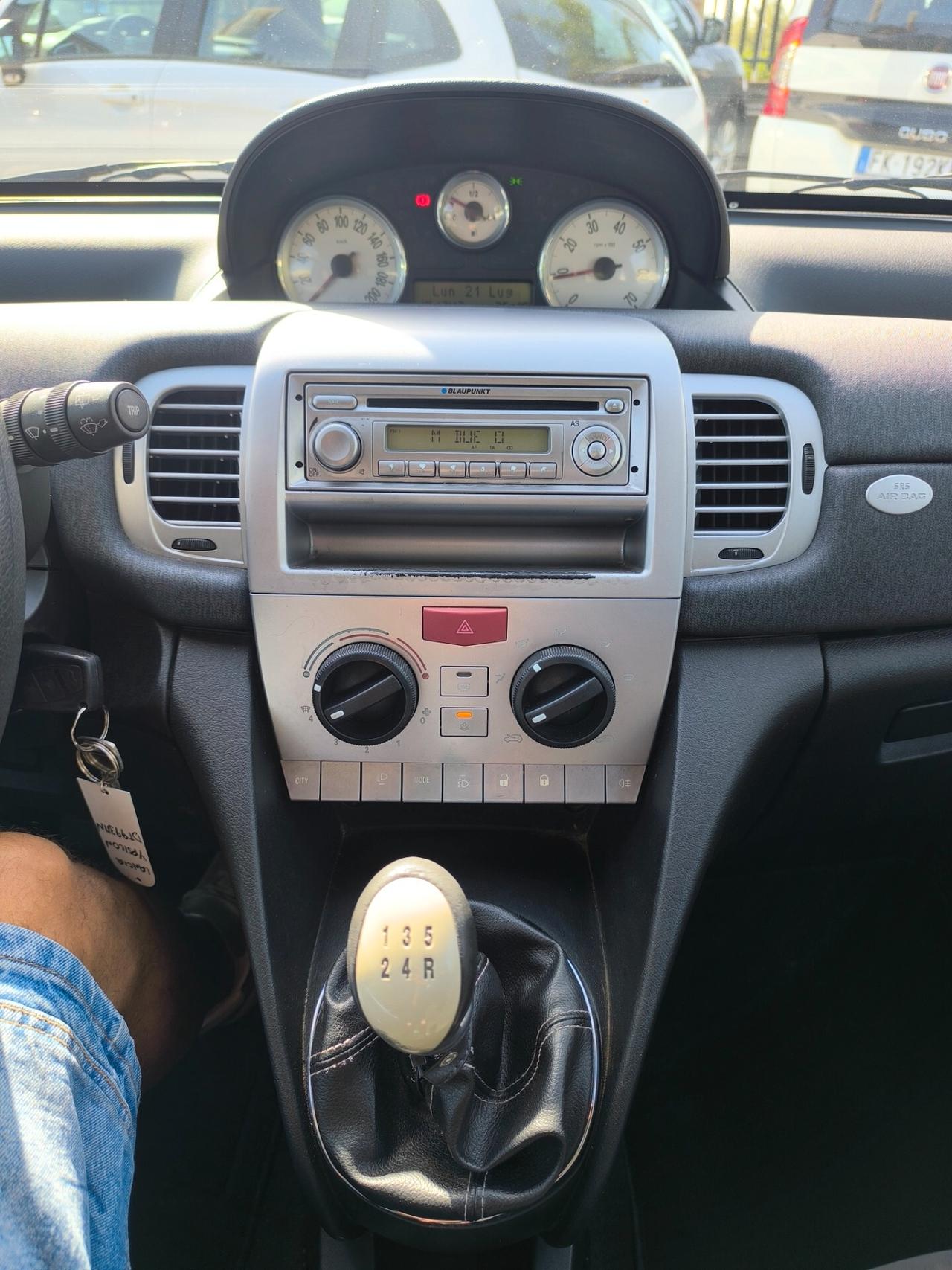 Lancia Ypsilon 1.2 Argento