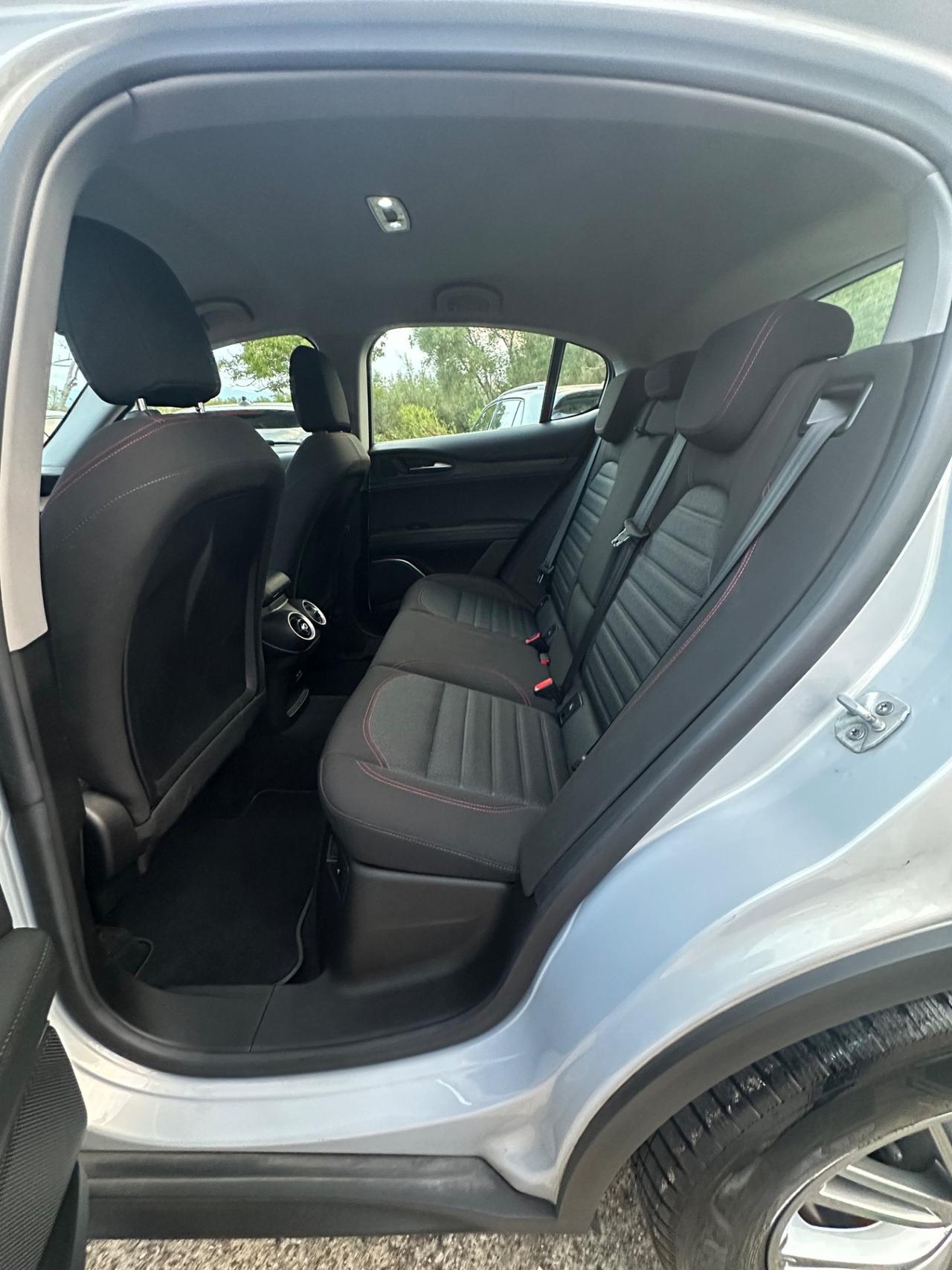 Alfa Romeo Stelvio 2.2 Turbodiesel 160 CV AT8 RWD Business