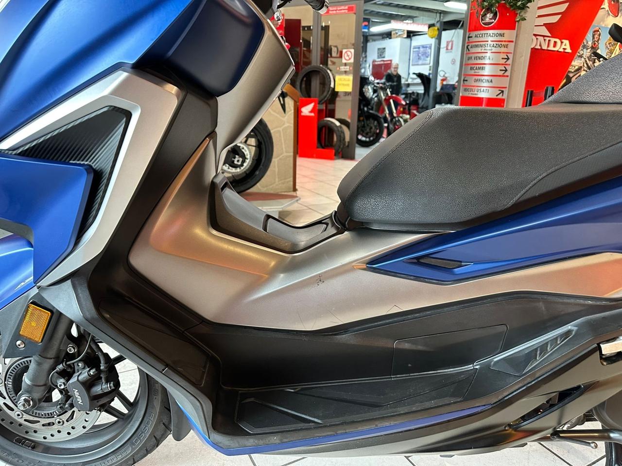 Honda Forza 350 deluxe