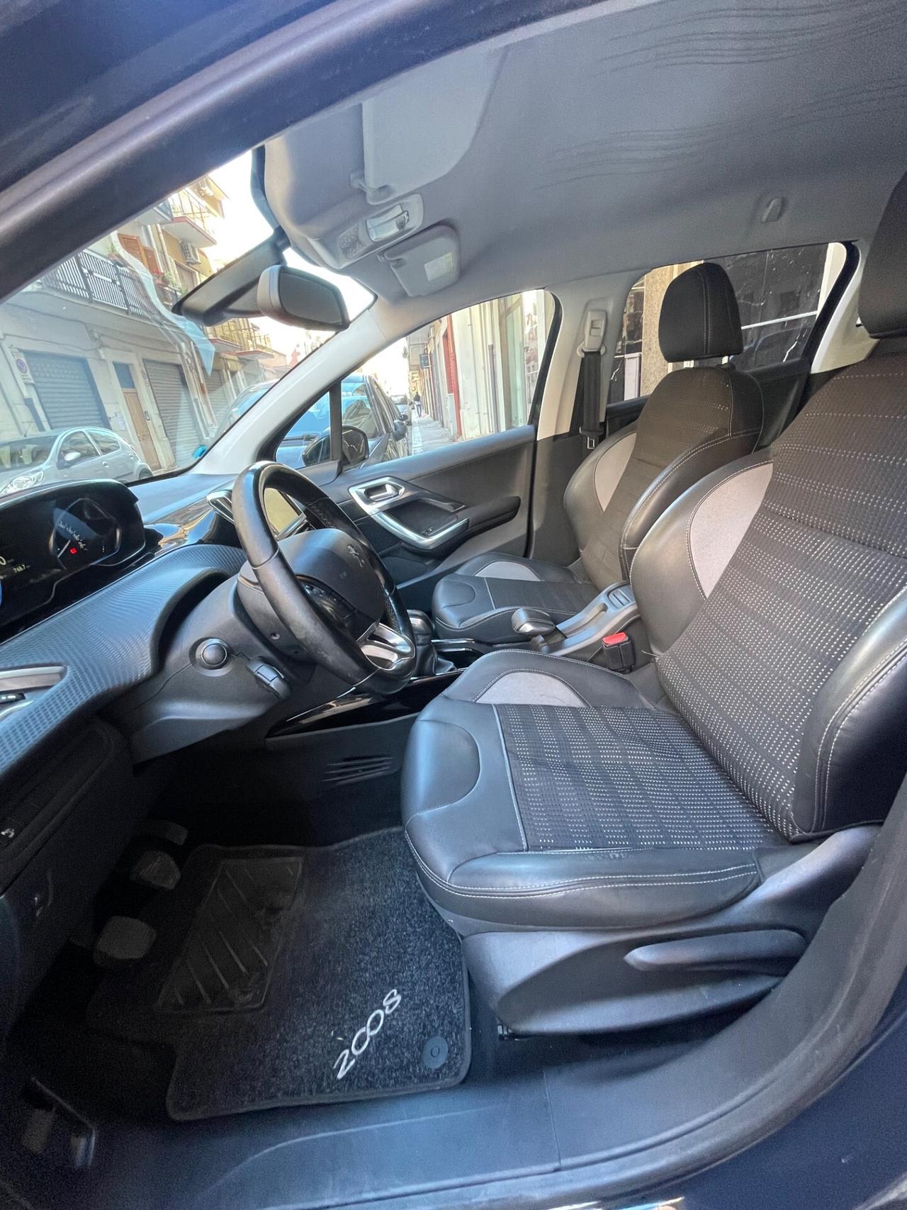 Peugeot 2008 BlueHDi 100 Allure