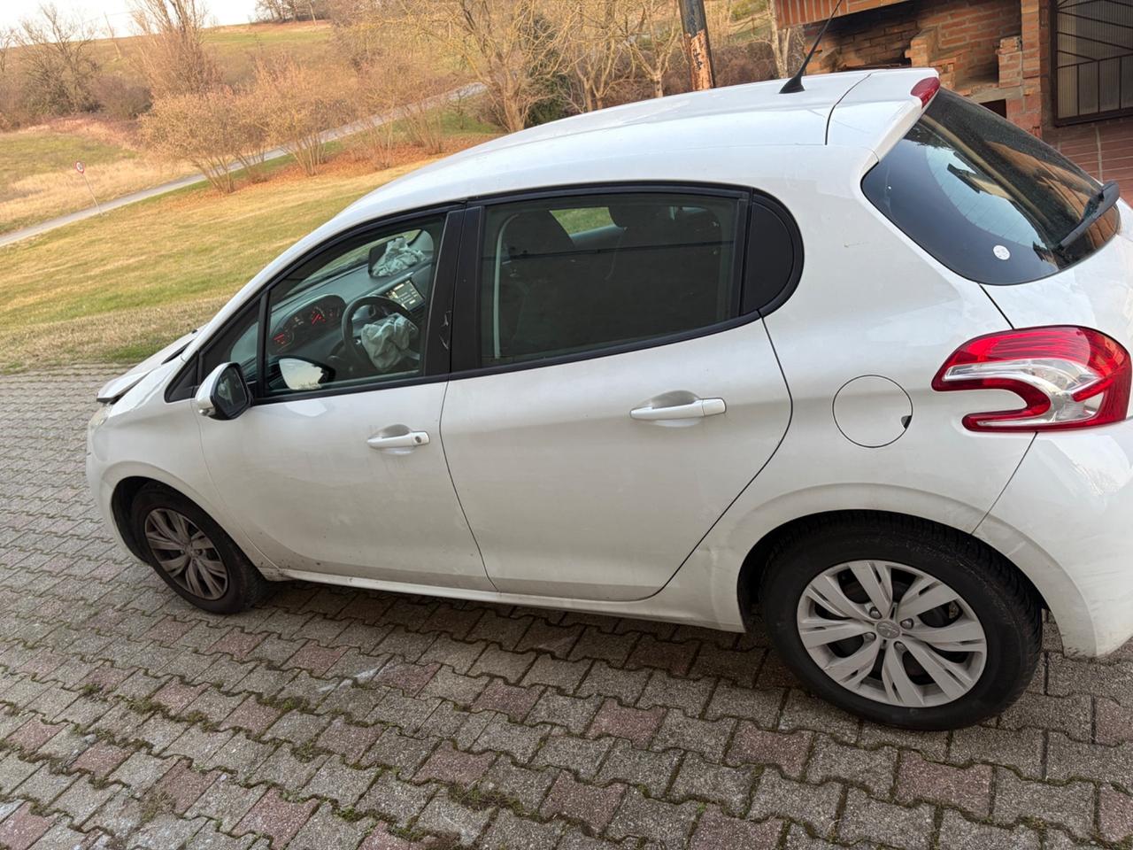 Peugeot 208 1.2 BENZINA 82 CV INCIDENTATA