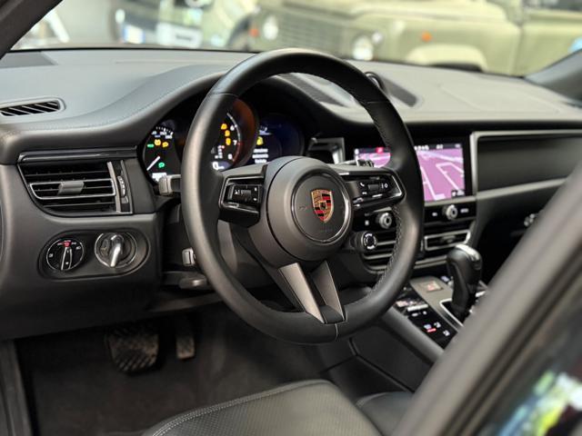 PORSCHE Macan 2.0
