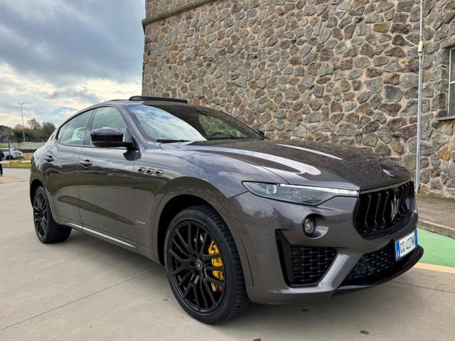 MASERATI Levante MY22 GRANSPORT+TETTO+BLACK PACK+PINZE GIALLE