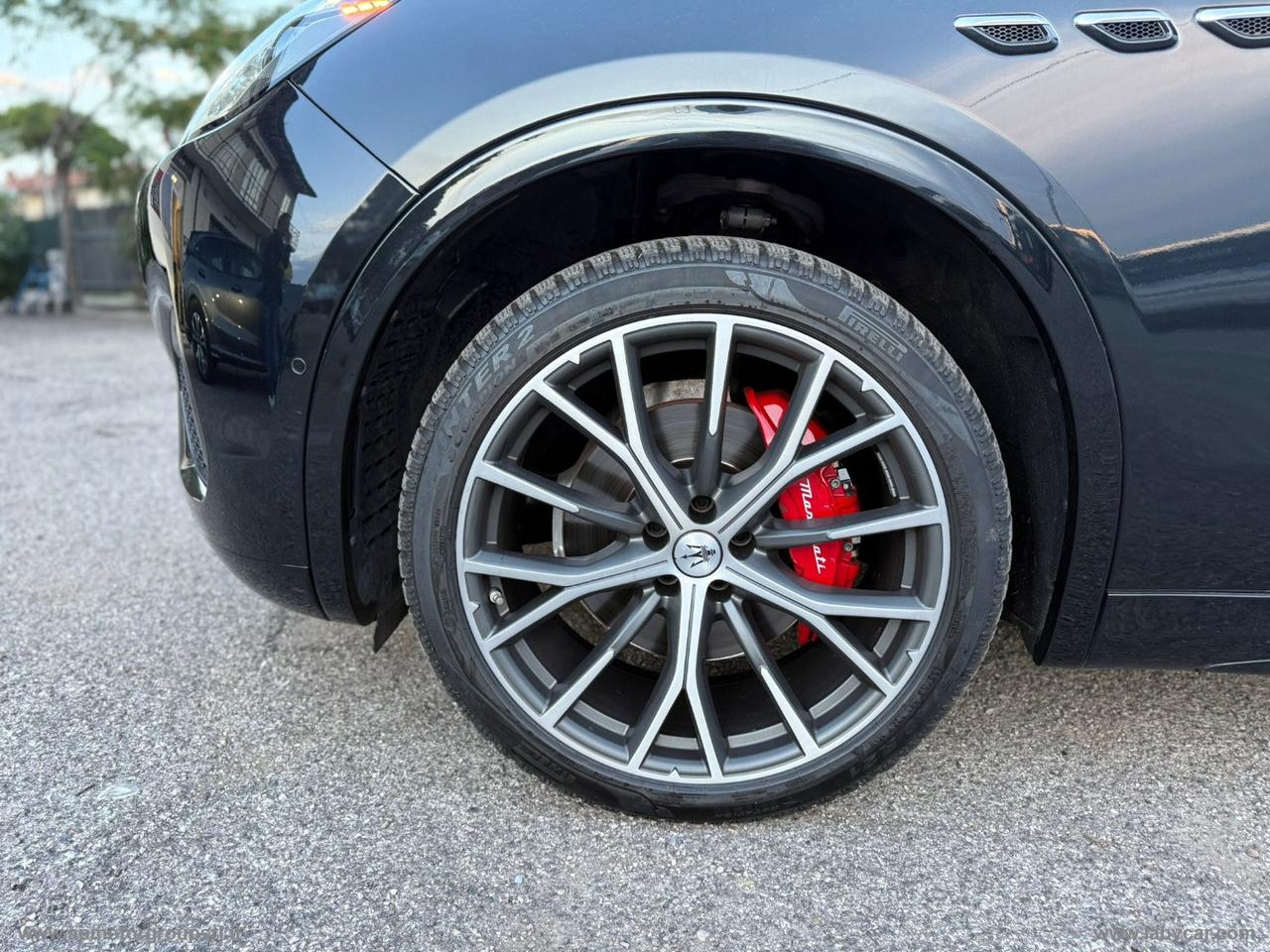 MASERATI Grecale MHEV 330 CV Modena