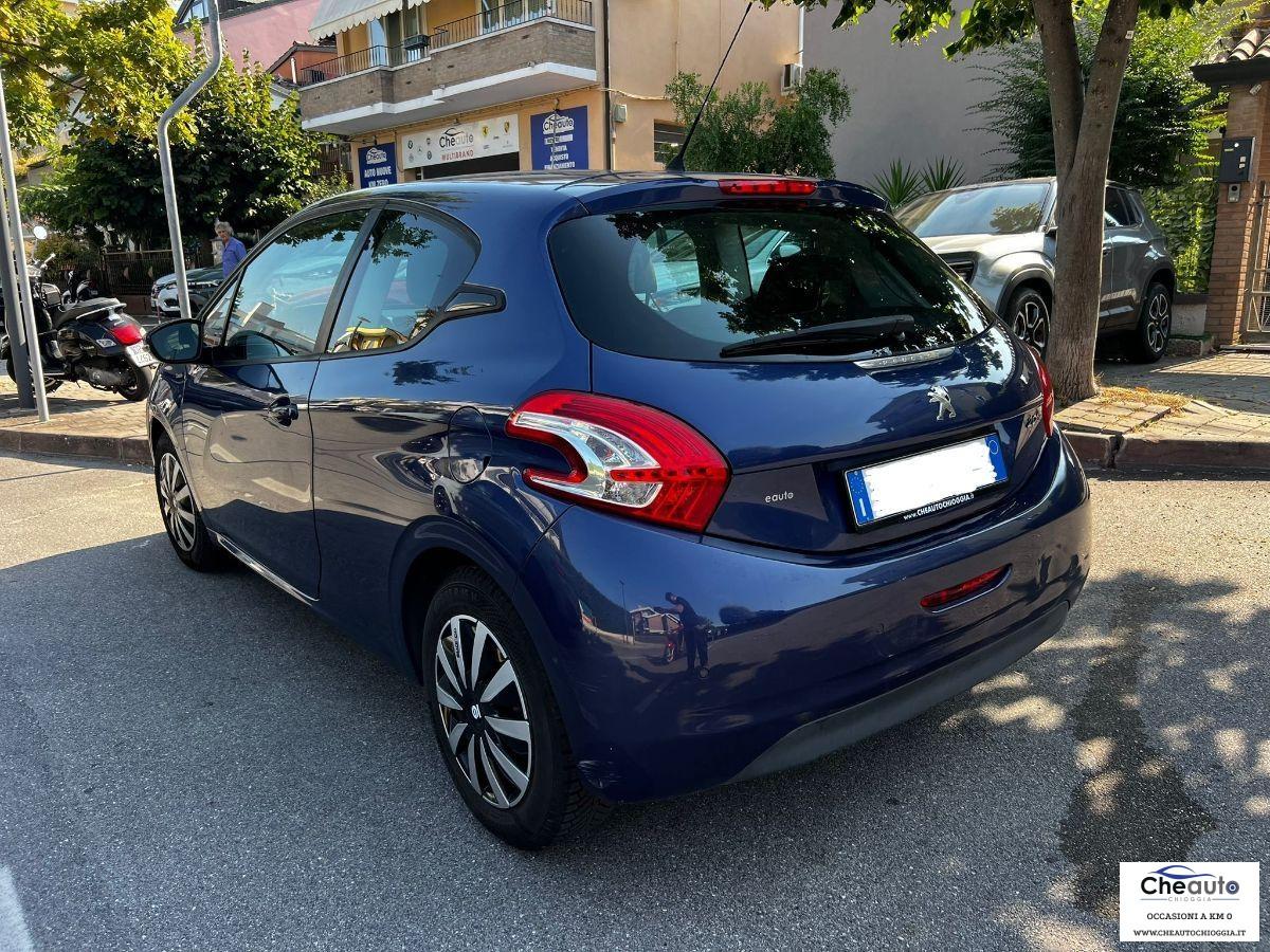 PEUGEOT - 208 - 1.2 VTi 82 CV Allure