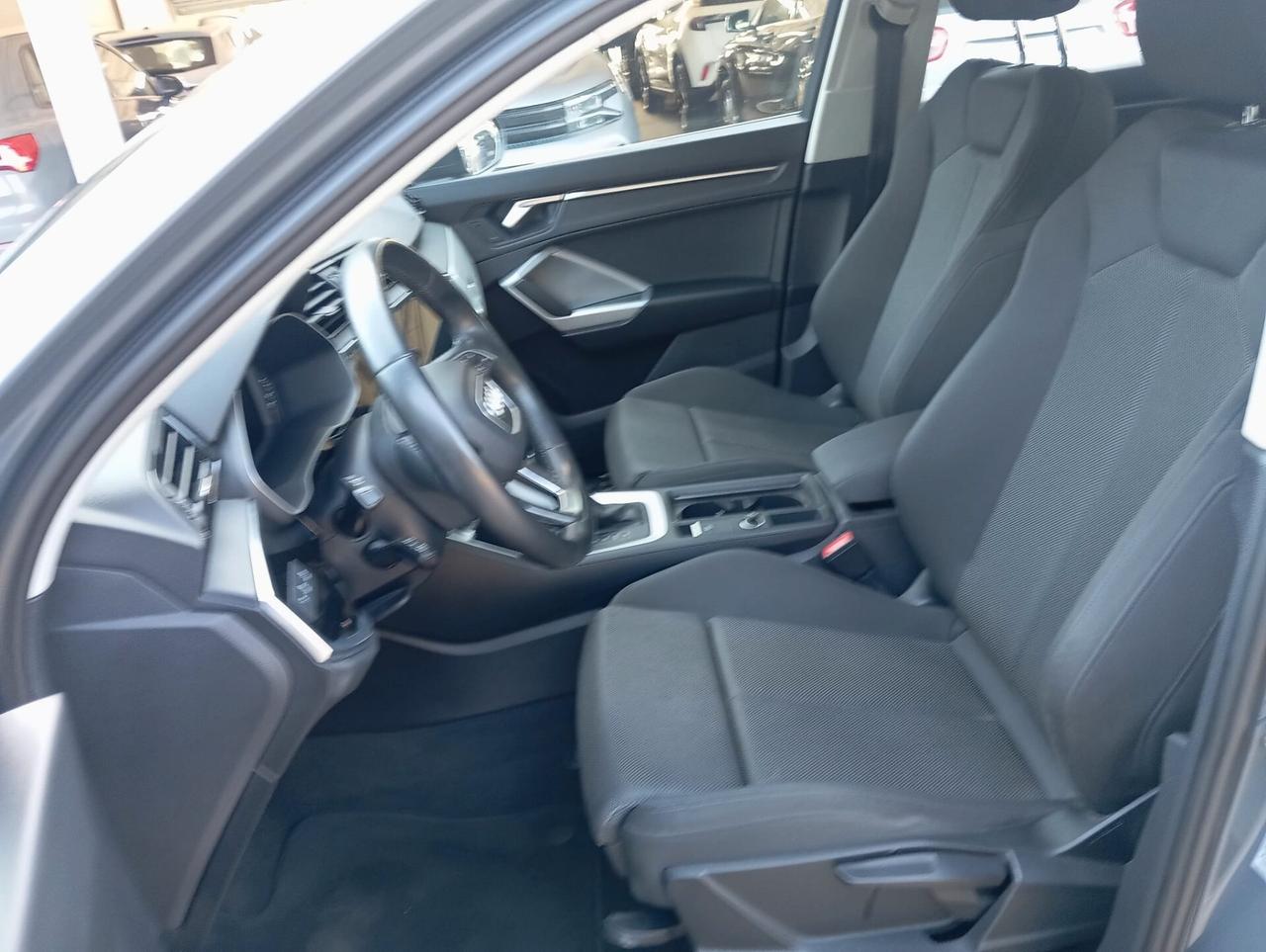 Audi Q3 35 TDI quattro S tronic Business