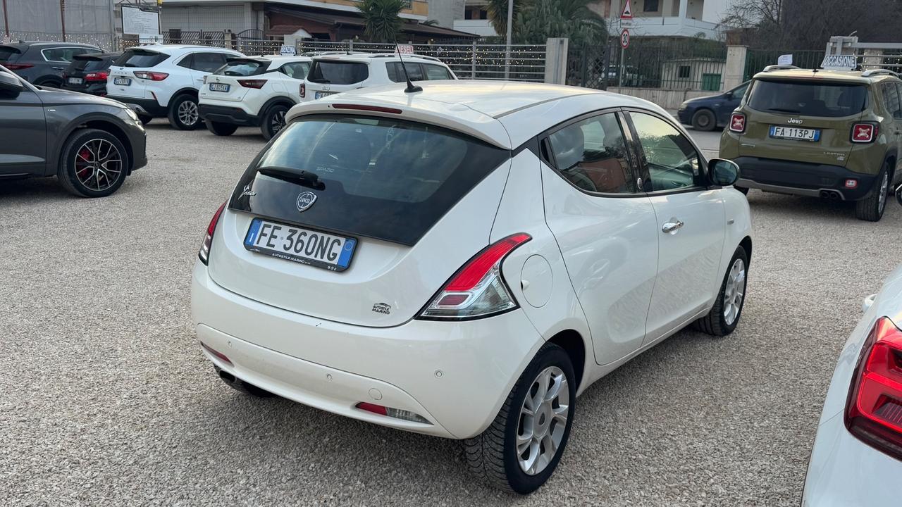 Lancia Ypsilon 1.2 69 CV 5 porte GPL Ecochic Gold