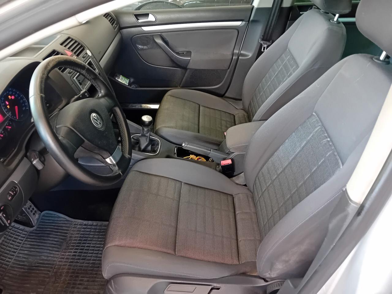 Volkswagen Golf 1.6 5p. Highline
