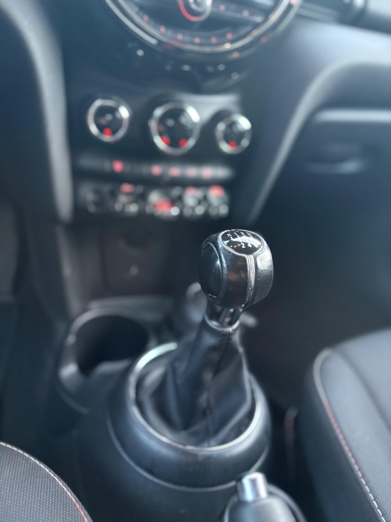 Mini 1.5 Cooper D 5 porte