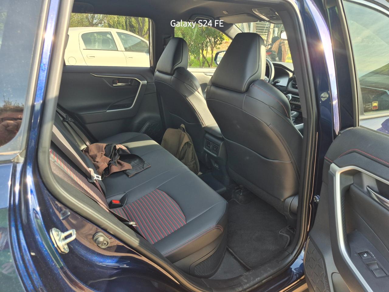 Suzuki Across 2.5 Plug-in Hybrid E-CVT 4WD Top
