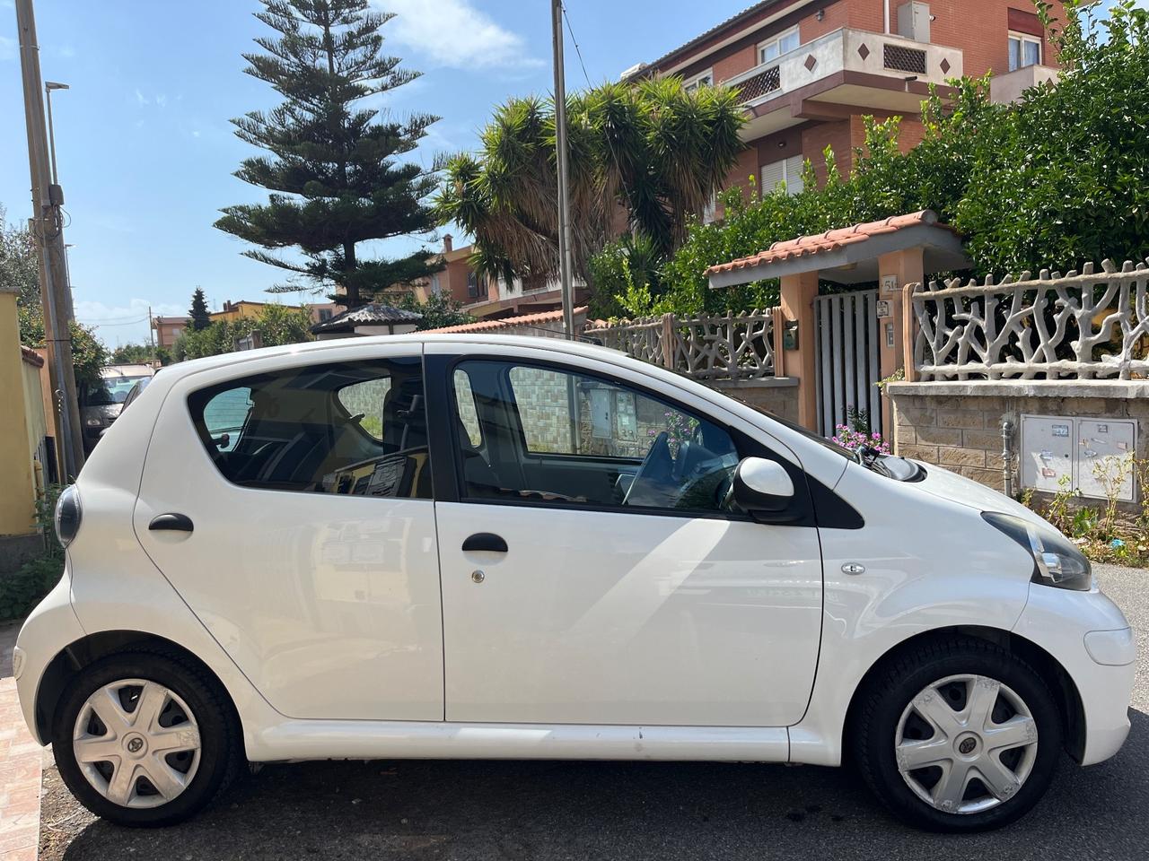Toyota Aygo 1.0 12V VVT-i 5 porte Deep Ocean Connect