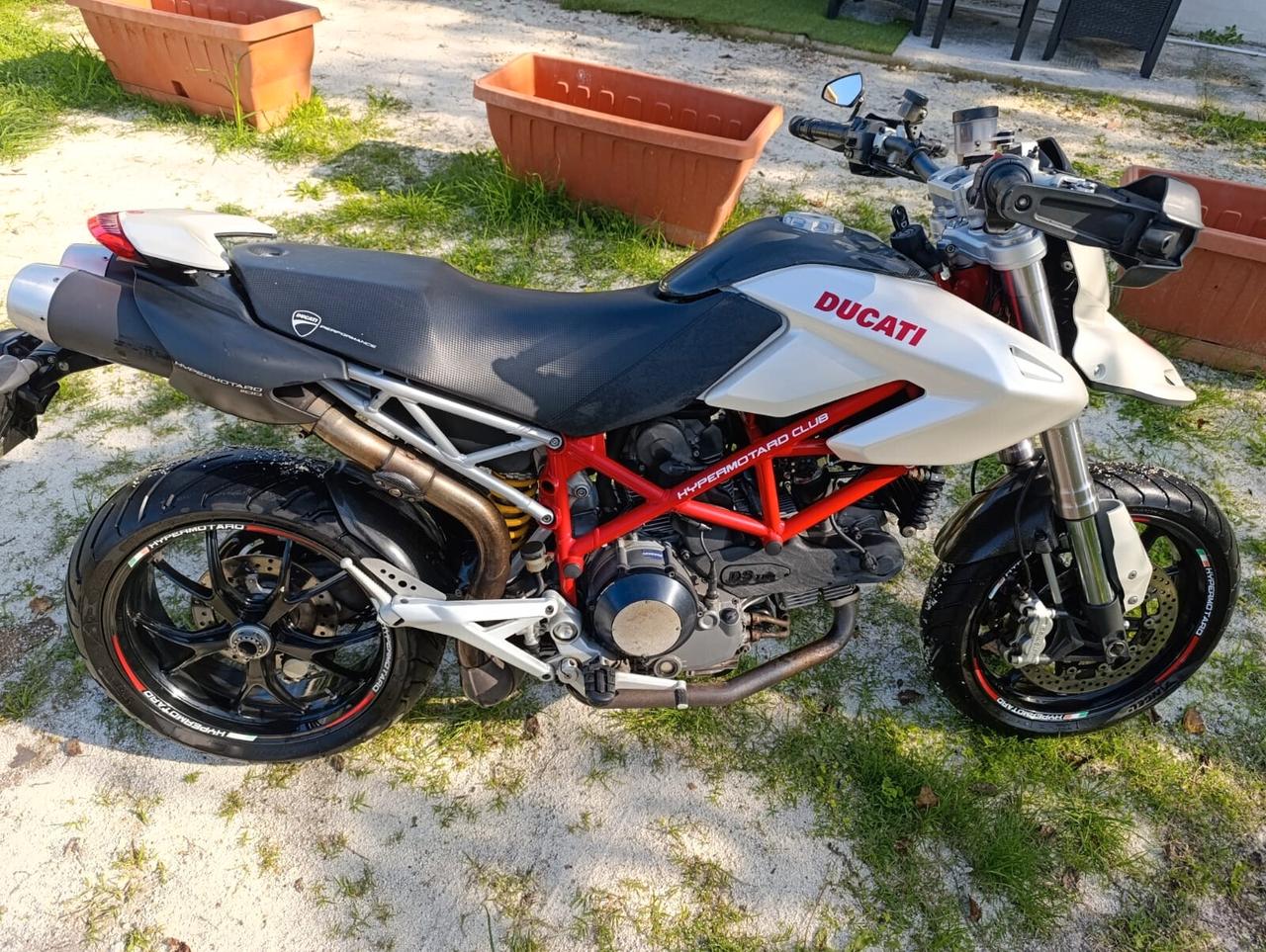 Ducati Hypermotard 1100s