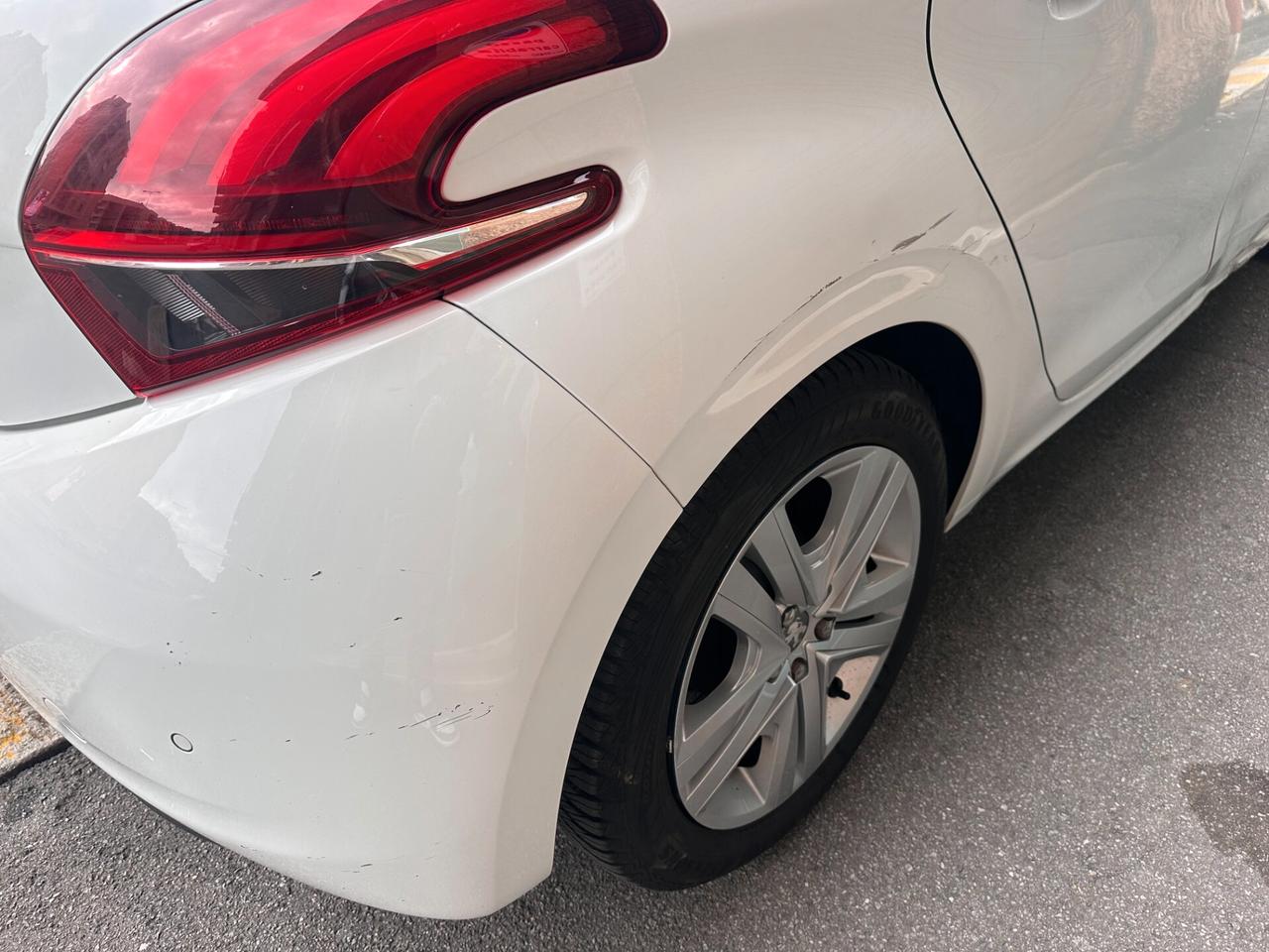 Peugeot 208 PureTech 82 5 porte Style - Cinghia di Distribuzione Nuova