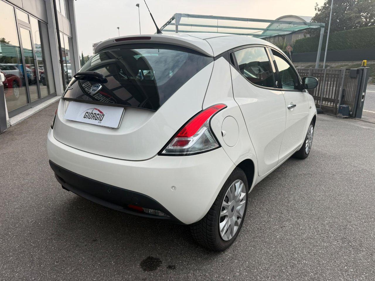 Lancia Ypsilon 5 Porte Ypsilon 1.2 8v Platinum ecochic Gpl 69cv