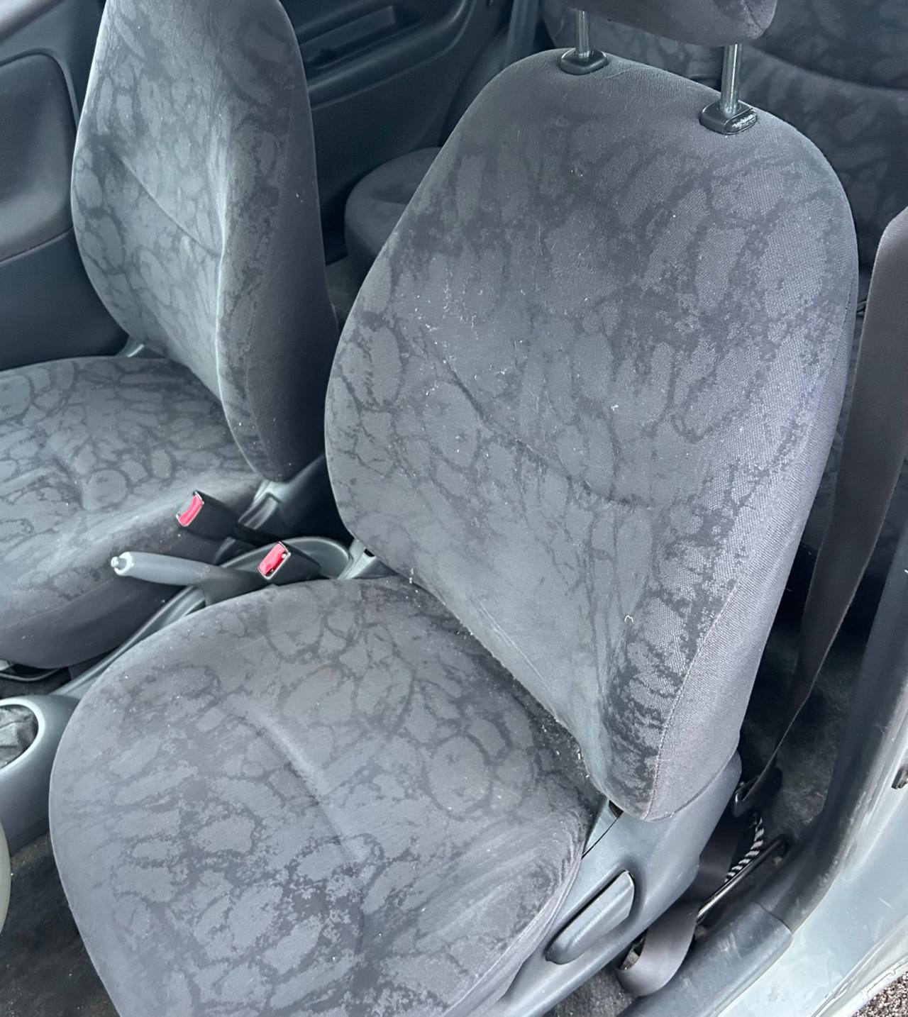 Toyota Yaris 1.0i 16V cat SOL 3 porte Neopatentati