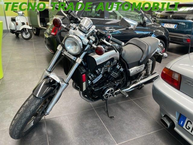 YAMAHA VMAX 1200