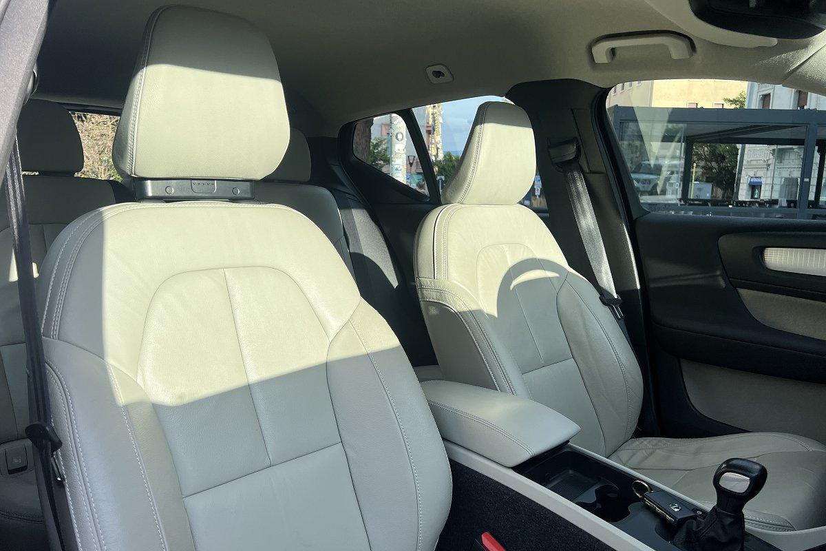 VOLVO XC40 T3 Momentum Core