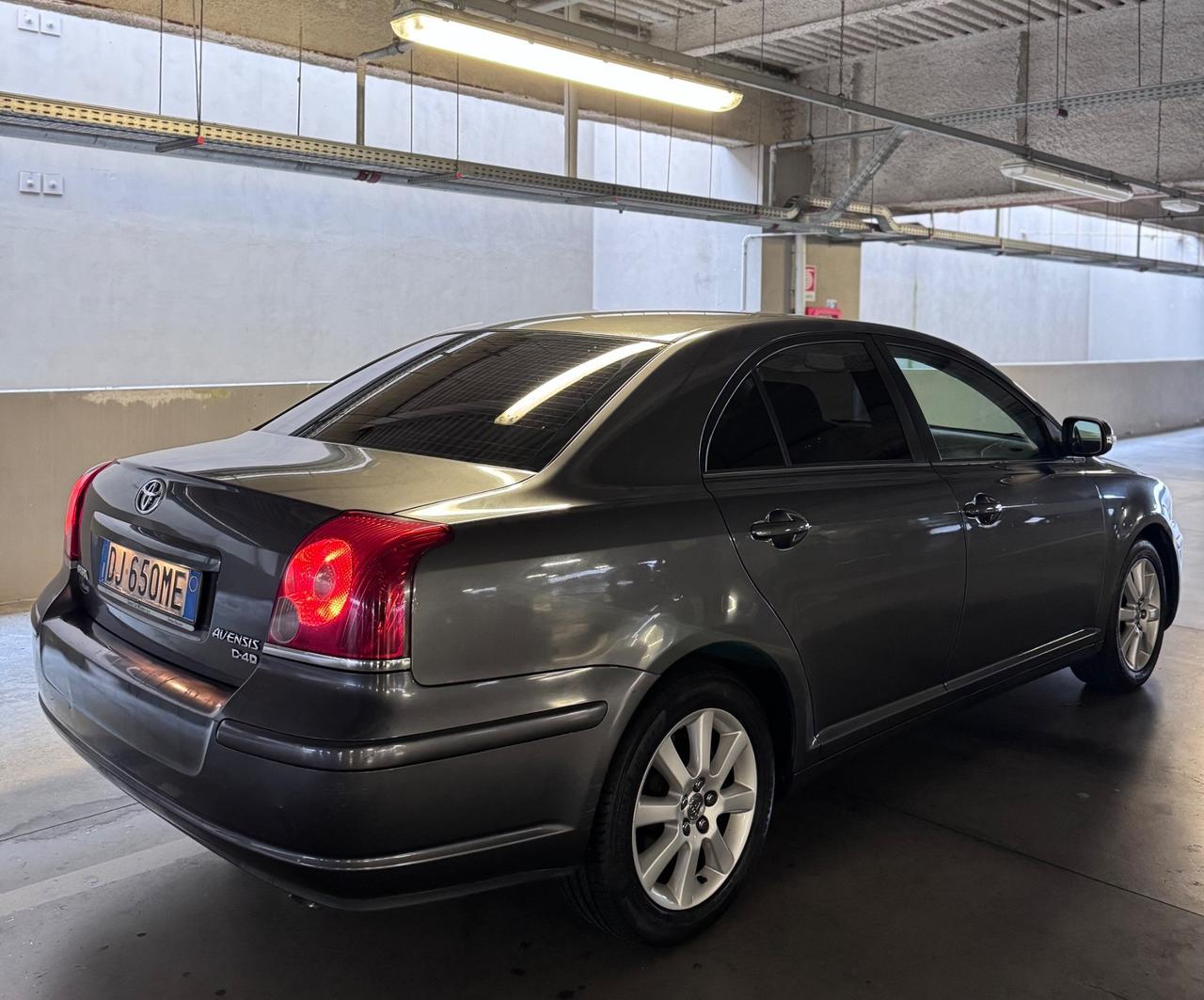 Toyota Avensis 2.0 D-4D 16V 139.036km!