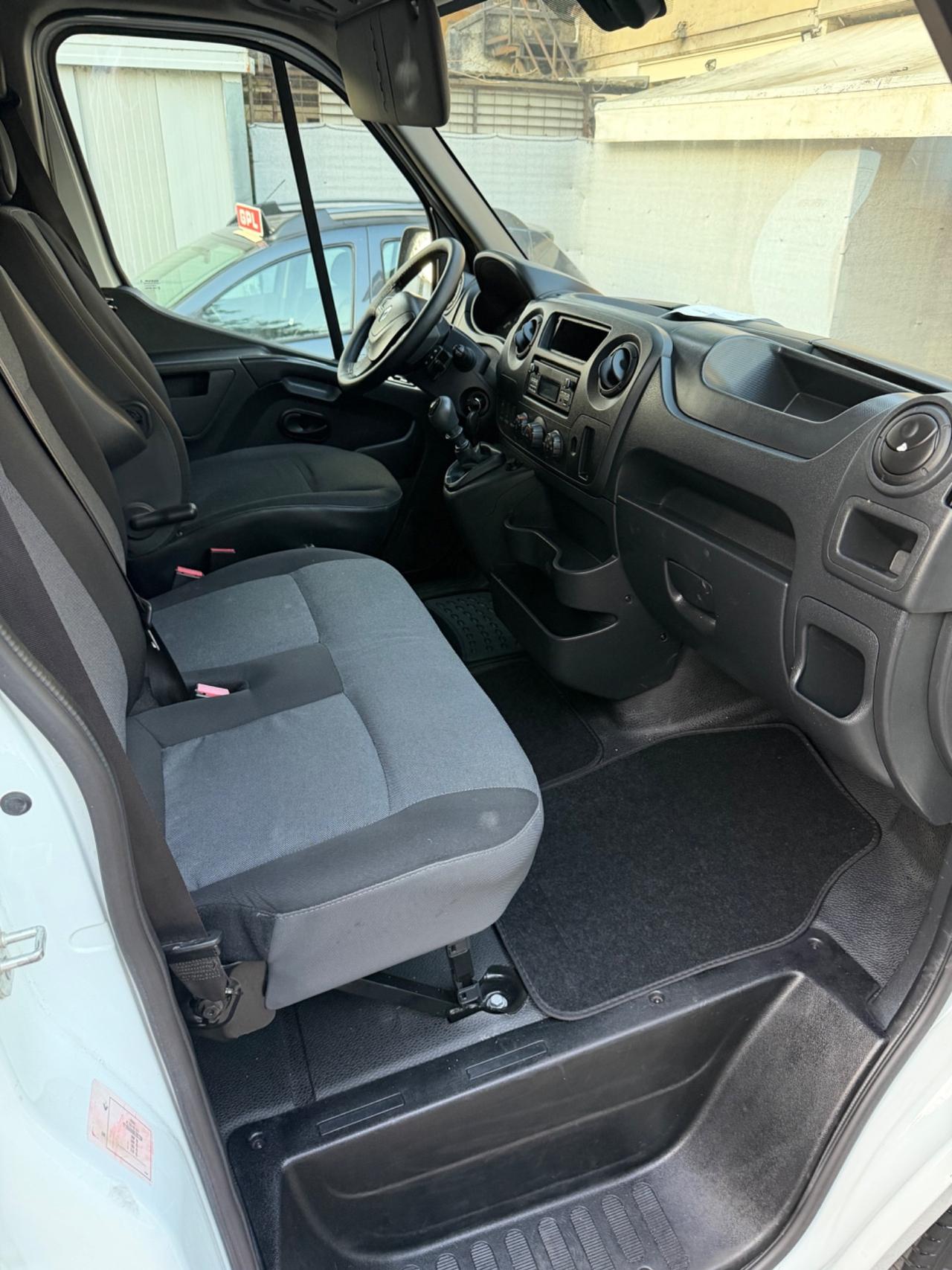 Renault Master 2.3 dci T53