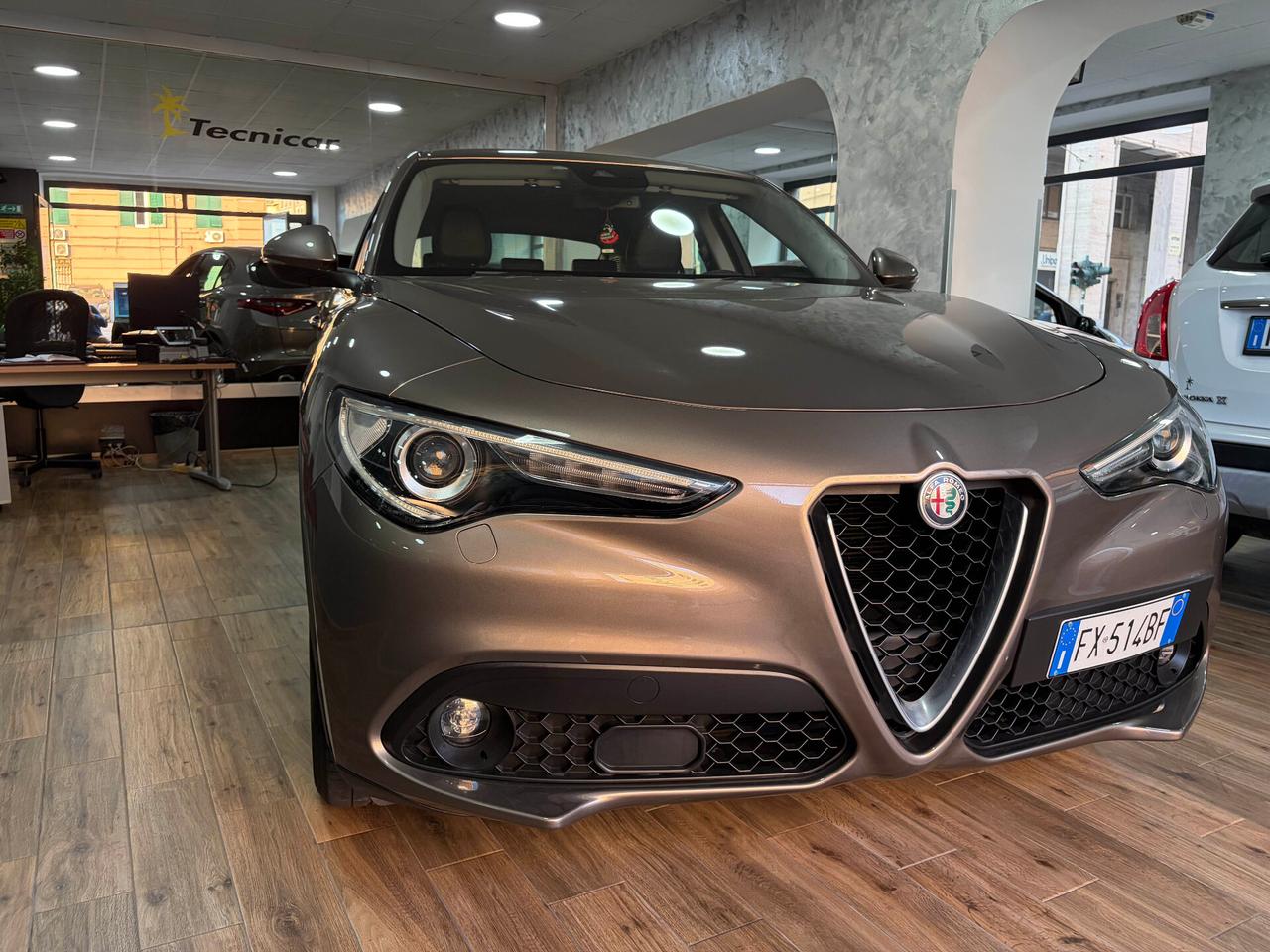 Alfa Romeo Stelvio 2.2 Turbodiesel 180 CV AT8 Q4 Super
