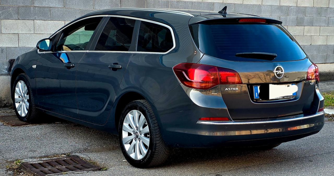 Opel Astra 1.6 CDTI Cosmo. Neopatentati euro6b