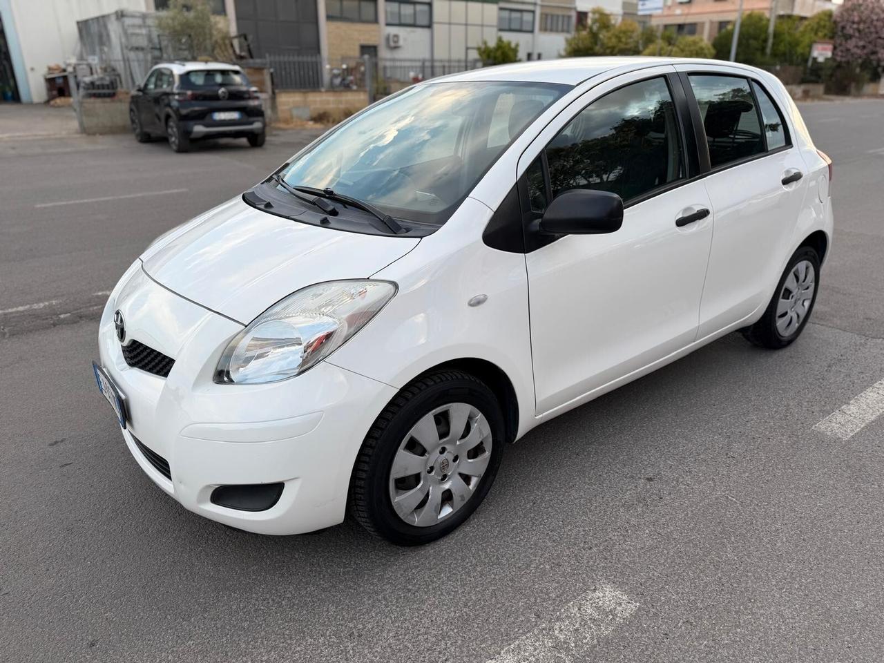 Toyota Yaris 1.0 5 porte Now