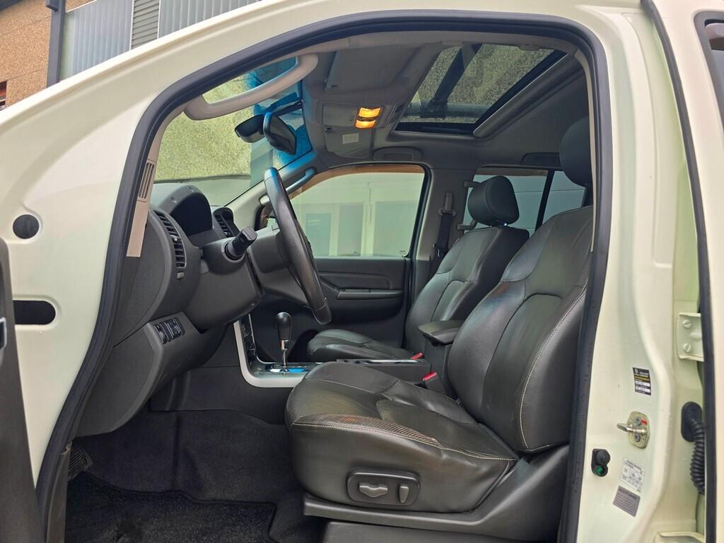 Nissan Navara 3.0 DCI V6 231CV "LE"