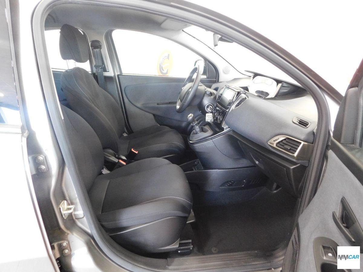LANCIA - Ypsilon - 1.0 FireFly 5p. S&S Hybrid Oro