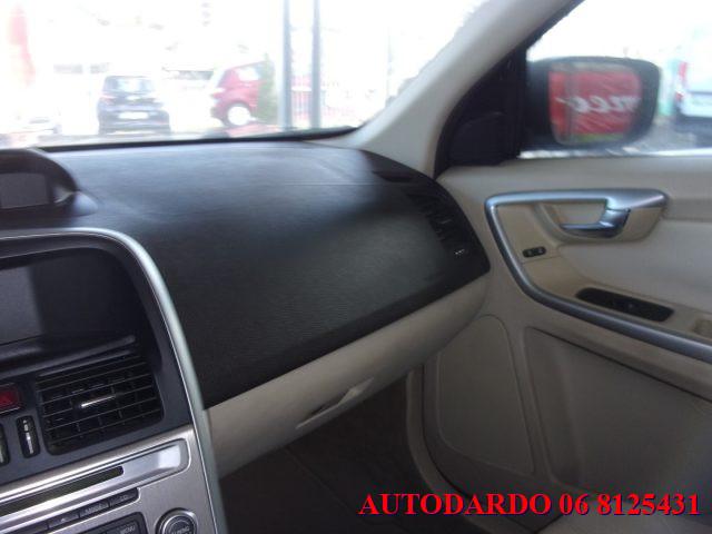 VOLVO XC60 2.4 D 163 CV AWD Momentum