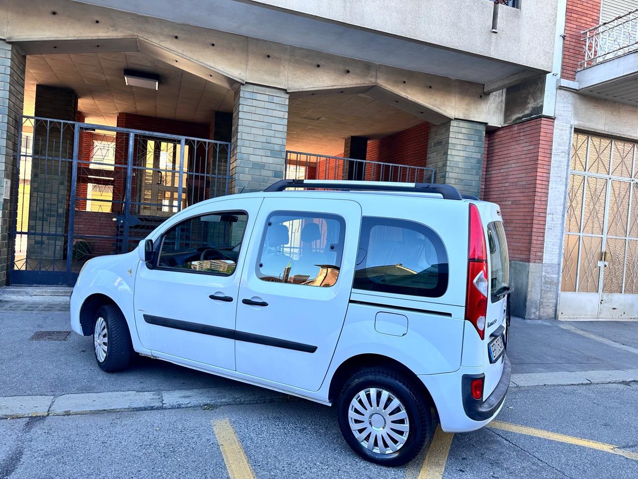 Renault Kangoo 1.6 105CV 5 porte Benzina/GPL fino 2030