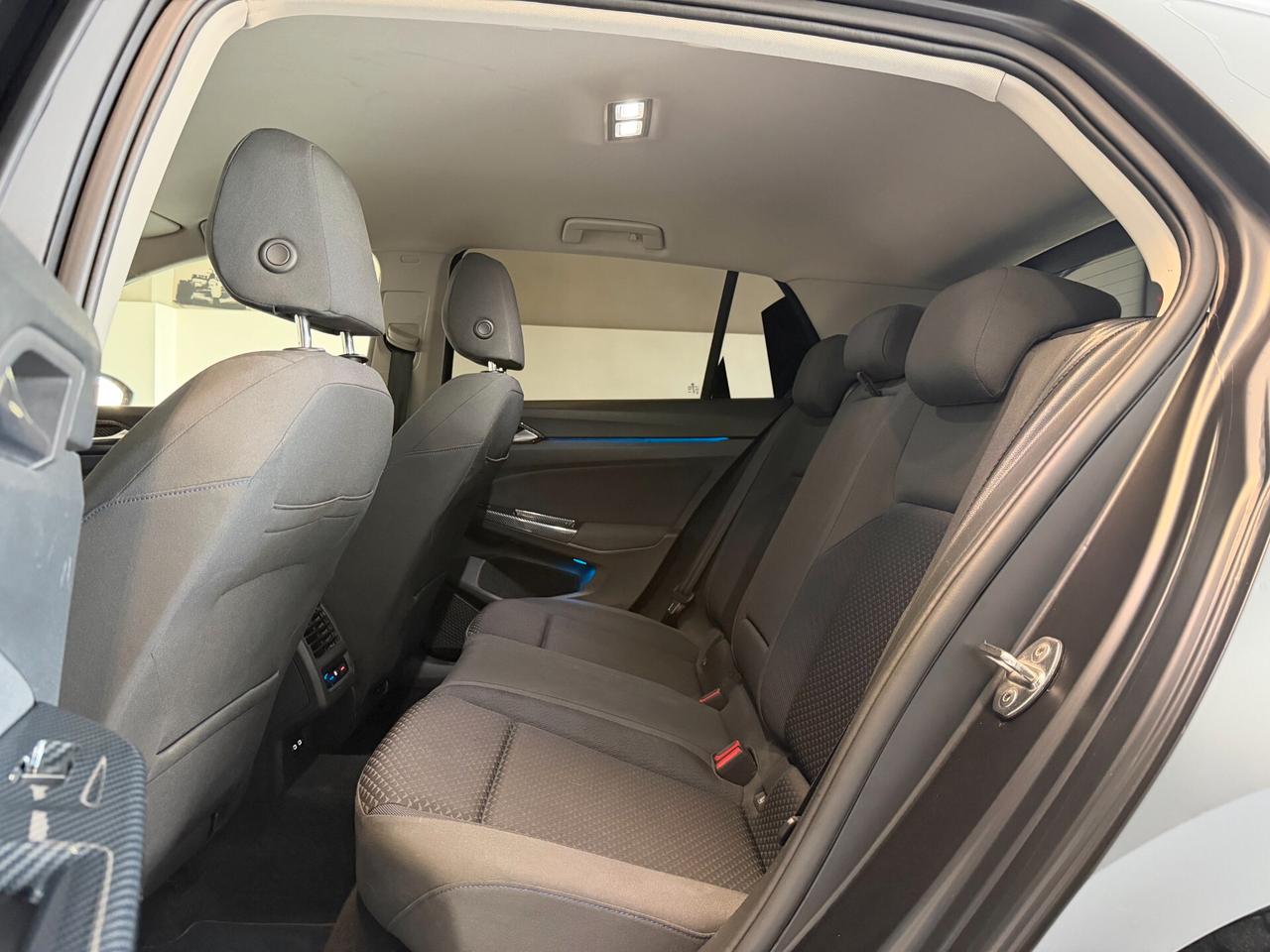 Volkswagen Golf 8 1.0 TSI 110CV ''VENOM WRAP'' ALLESTIMENTO GTI