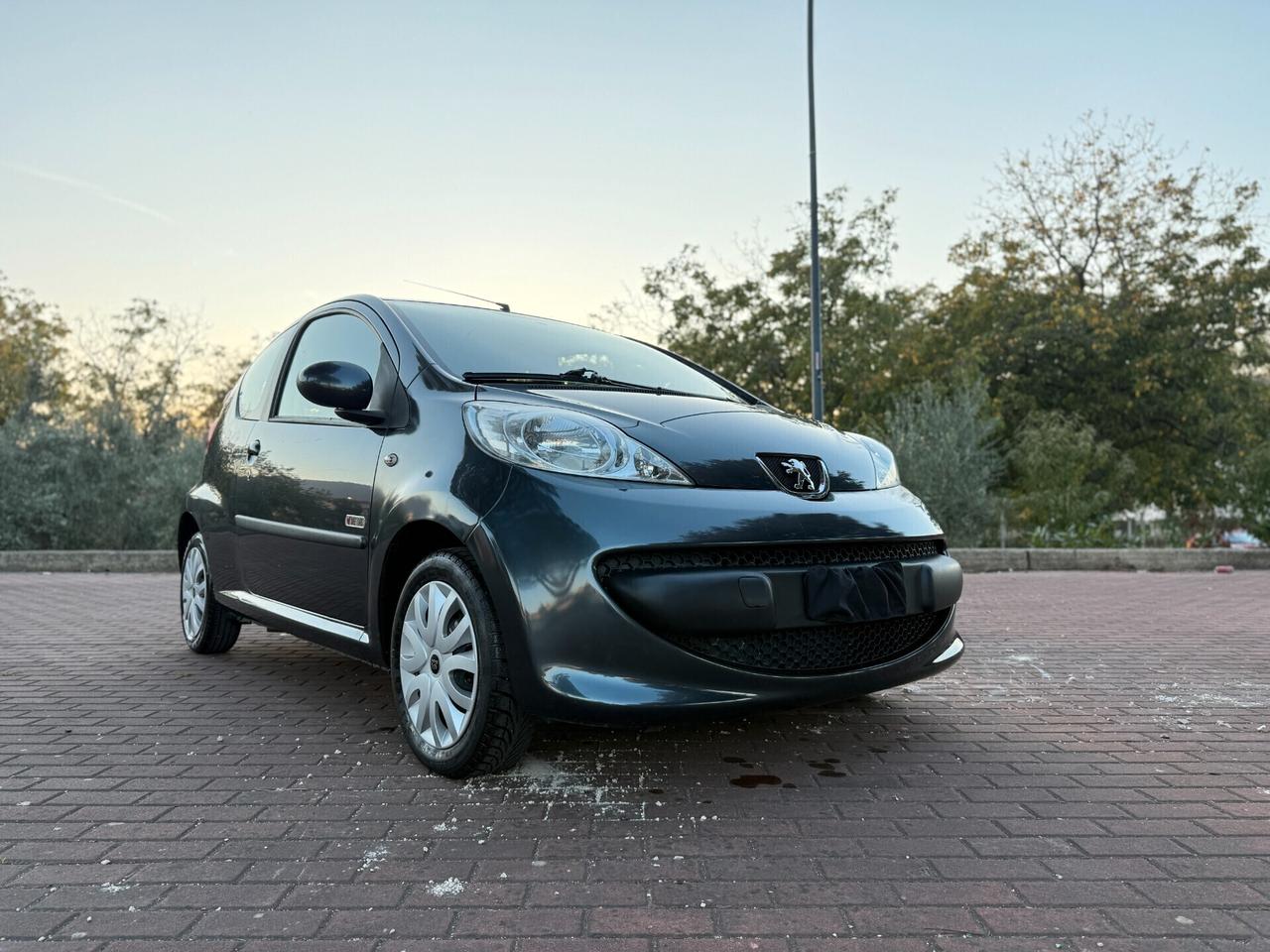 Peugeot 107 1.0 68CV 3p. Sweet Years neopatentati,ottime condizioni