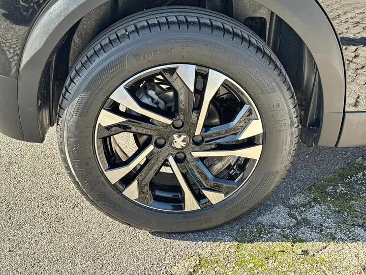 Peugeot 2008 BlueHDi 130 S&S EAT8 Allure
