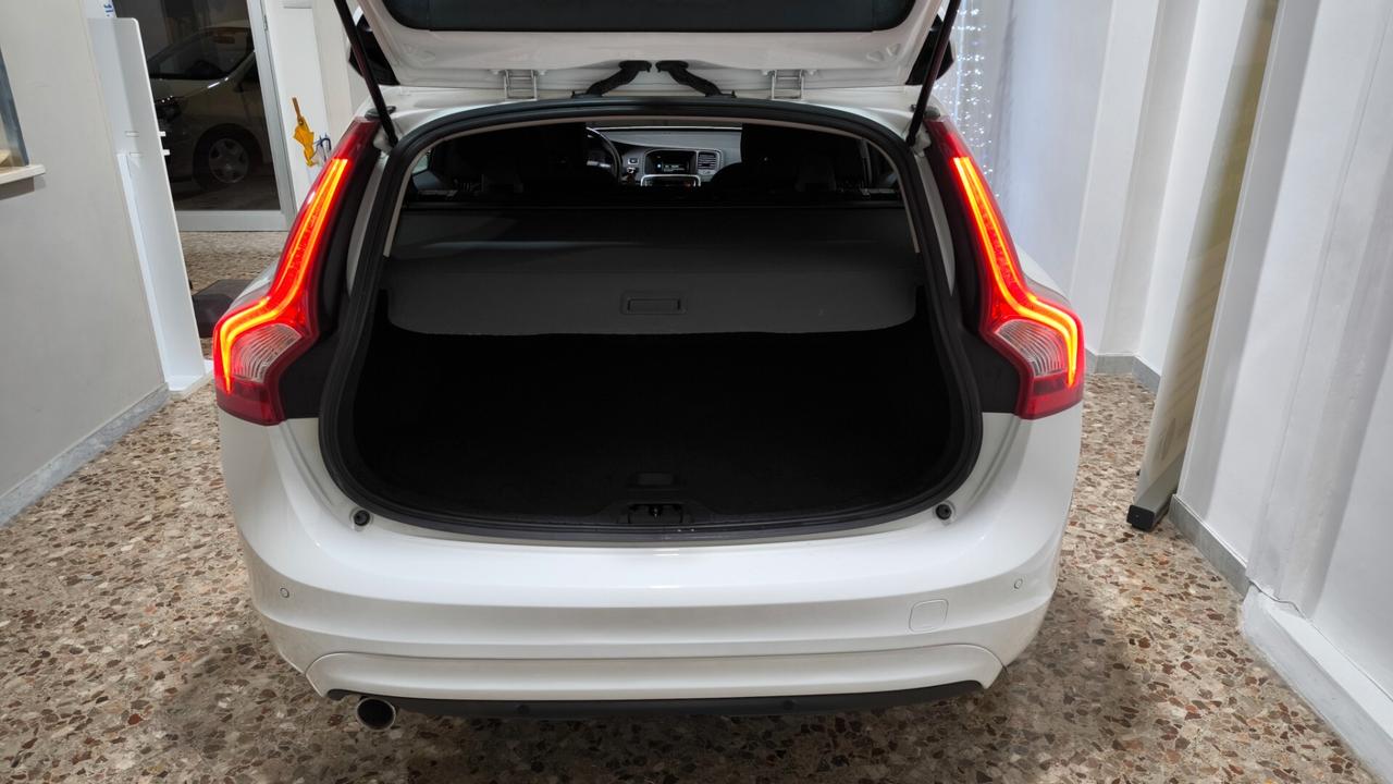 Volvo V60 D2 Geartronic Summum